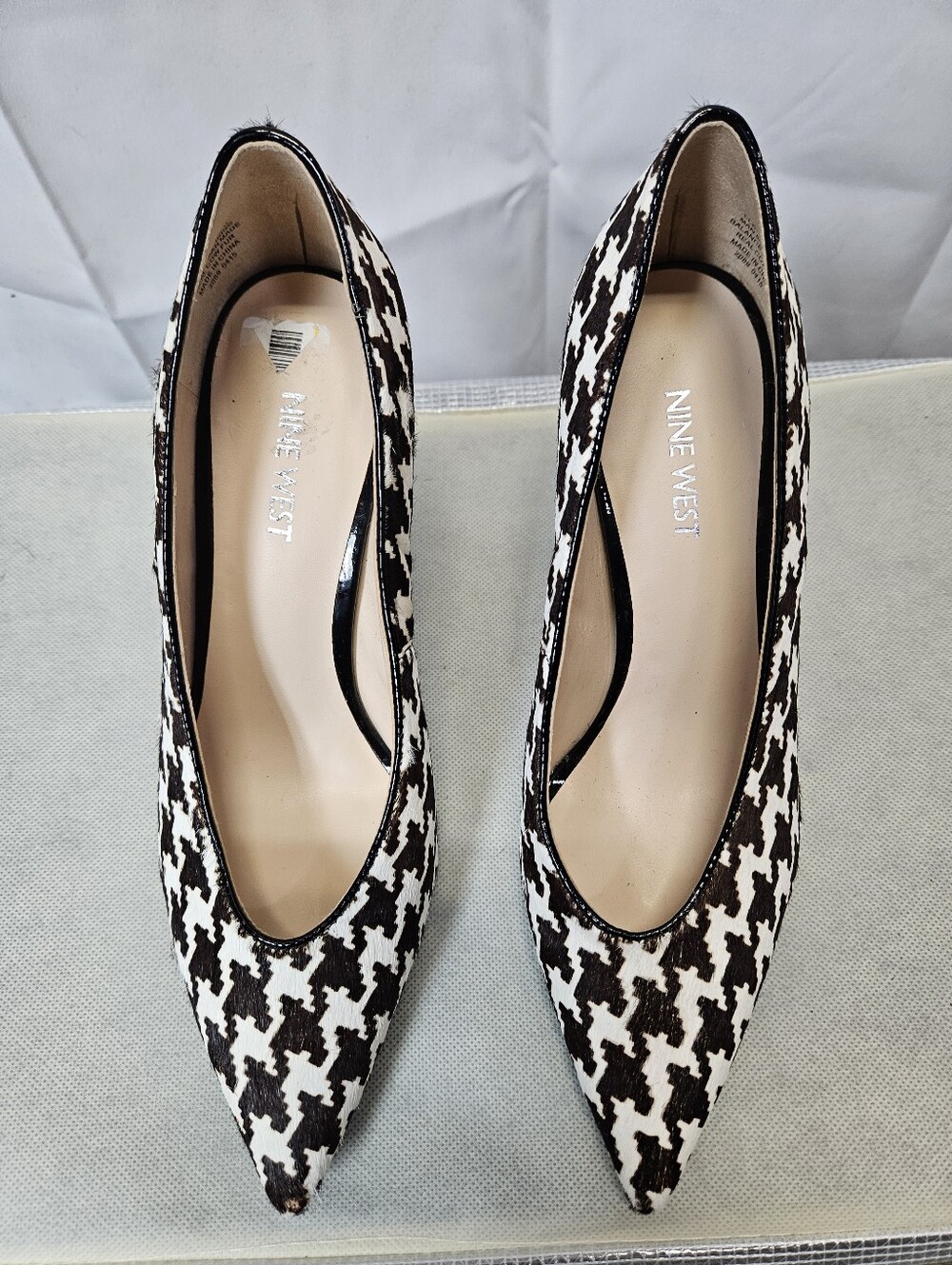 Nine West Brown and Cream Houndstooth Cow Fur Pointed Toe Pumps NWOT